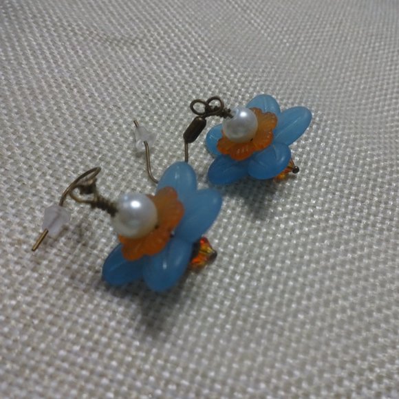 Whimsical "BLUE & ORANGE LUCITE FLOWER" Handmade Bronze Dangle Earrings #85B - Picture 1 of 3